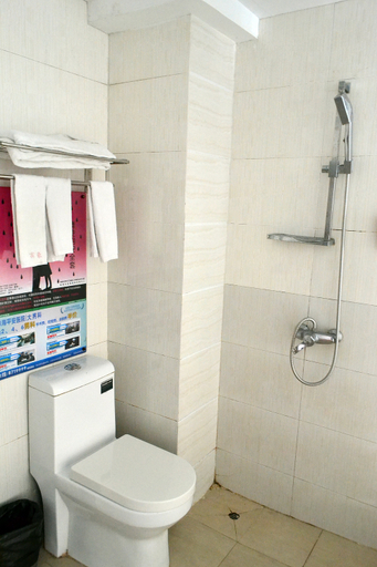 Bathroom, Regal Zhuhai Hotel (Mingzhu City Rail Station), Zhuhai