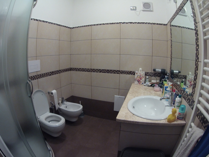 Bathroom 4, ワンダフル アマルフィ コースト アパートメント オーバールッキング ザ シー ウィズ フリー WiFi アンド パーキング, Salerno