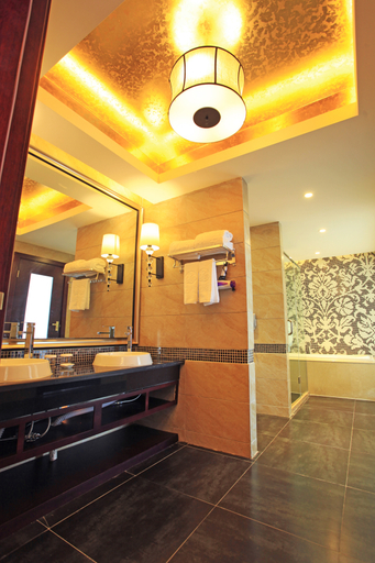 Bathroom 2, Junyue Hotel, Shihezi