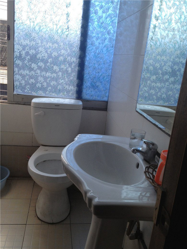 Bathroom, Yiju Hostel, Changzhou