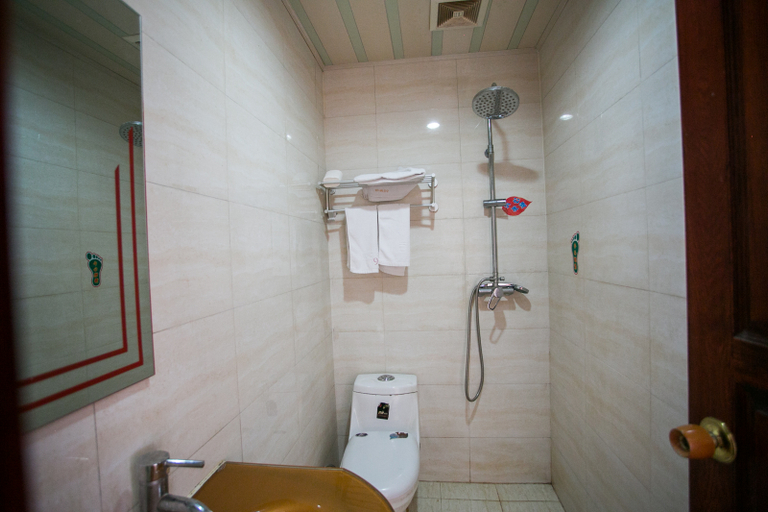 Bathroom 2, 98 Hotel, Shaoxing