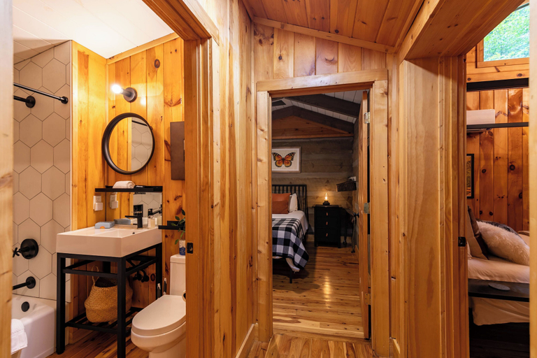Interior 2, Blackberry Creek Cabin, Caldwell