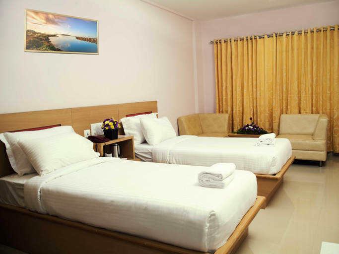 Bedroom 2, Hotel Rainbow Suites, Kannur