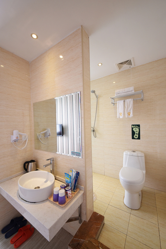 Bathroom 2, Wonder Hotel (Changsha Central South University Metro Station), Changsha