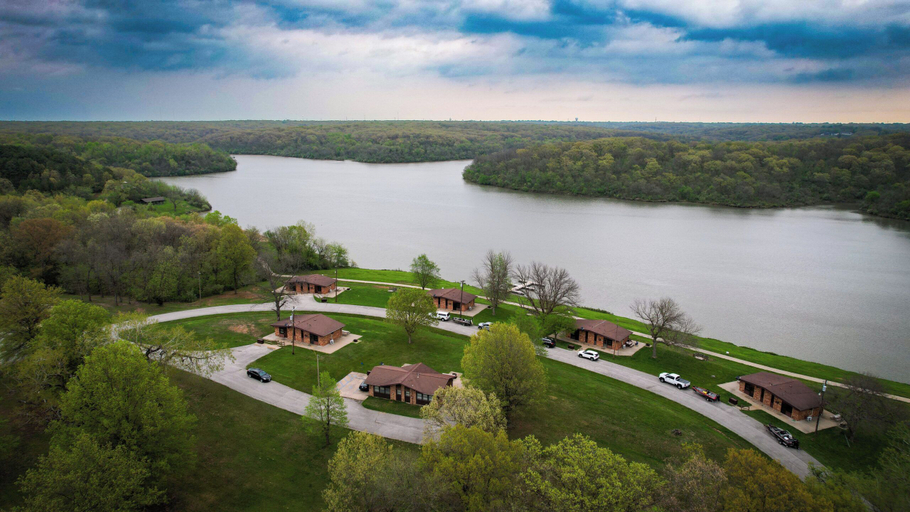 Exterior & Views, Thousand Hills, Adair