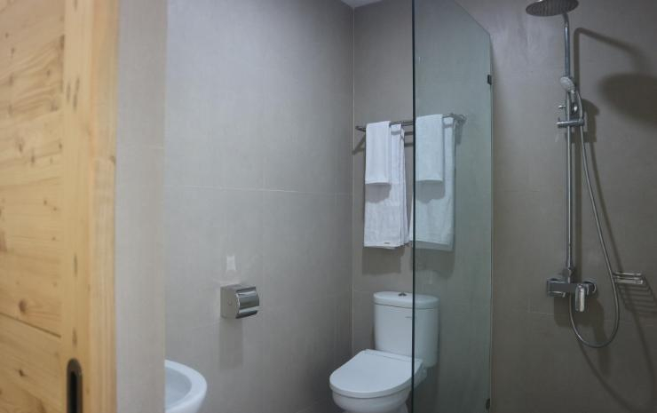 Bathroom 4, ホテル モロカイ モロタイ, Pulau Morotai
