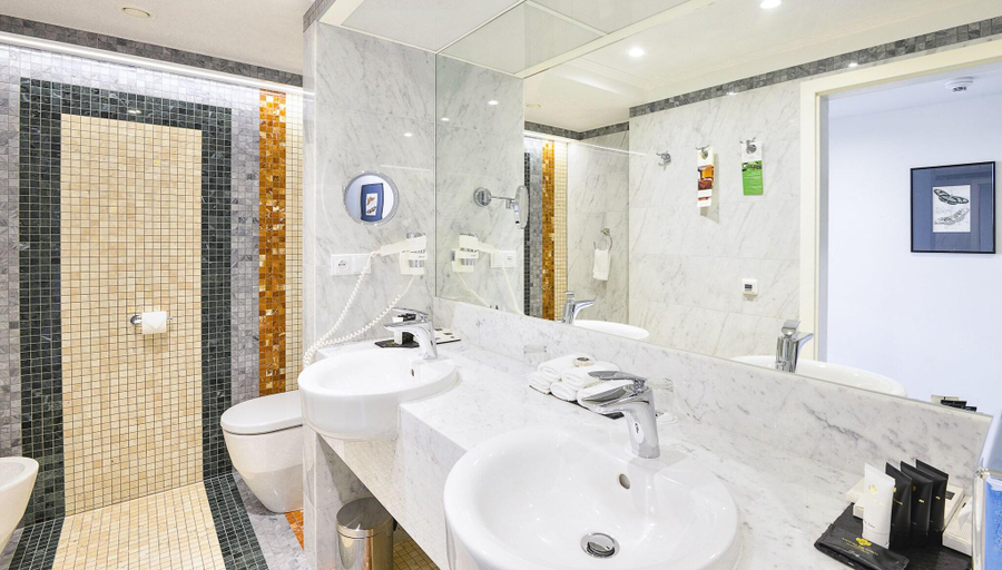 Bathroom 4, Hotel Savoy Prague, Praha 6