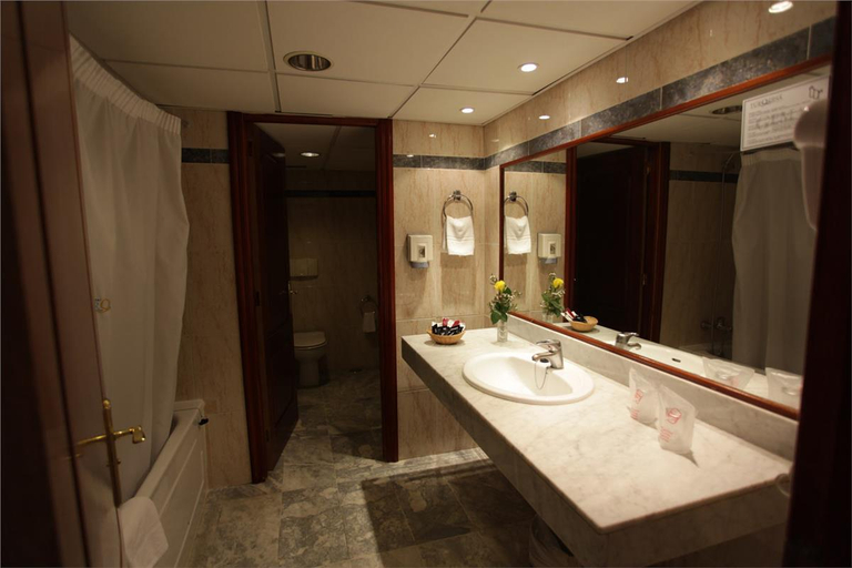 Bathroom 5, Alua Tenerife, Santa Cruz de Tenerife