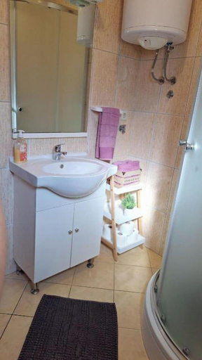 Bathroom 2, Apartments Laura and Romano With Pool, Vir
