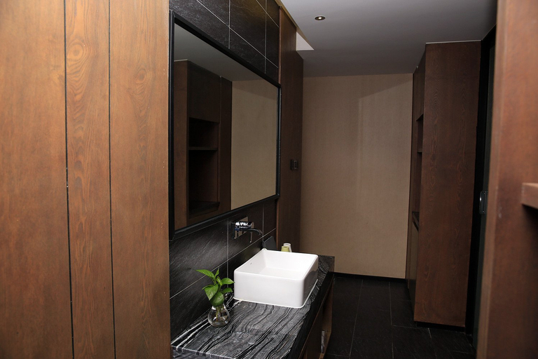 Bathroom 2, Bonilyi Hotel (Ningbo Beilun Yintai City ), Ningbo