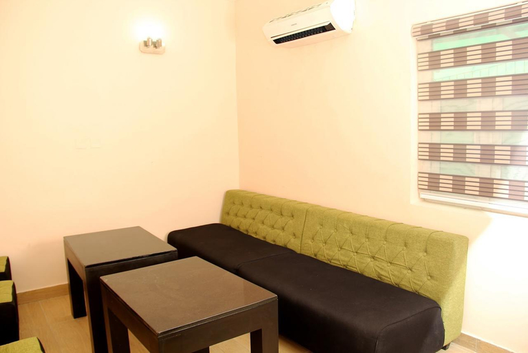 Others 4, West 11 Luxury, Eti-Osa