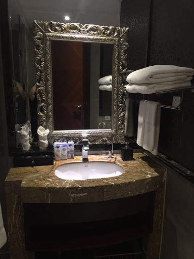 Bathroom 2, Kang Nian Shi Jia Hotel, Changsha