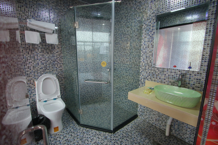 Bathroom, Shanghai Wanjia Business Hotel, Shanghai