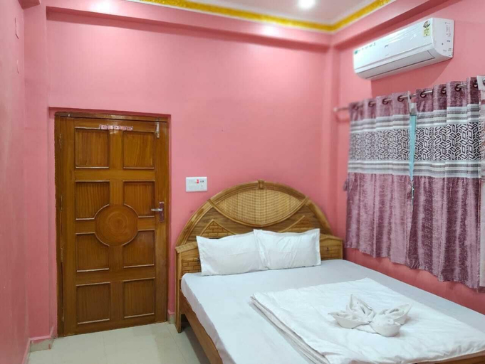 Room 4, Hotel Ashirwad And Marriage Hall, Deoghar