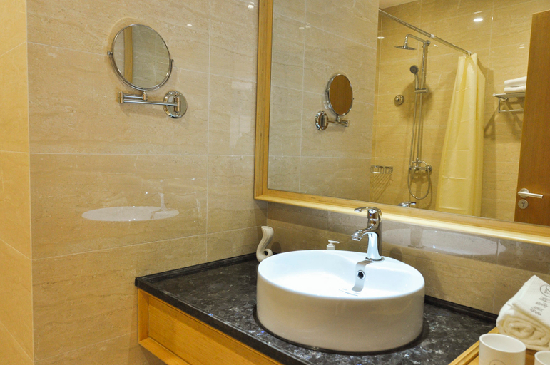 Bathroom 2, Juntai Commercial Hotel, Chengde