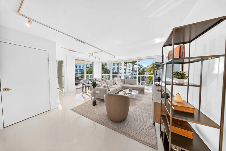 Room 3, Chic Bay Harbor 3BR Rooftop Pool Free Parking, Miami-Dade