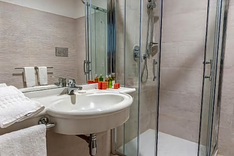 Bathroom 5, Acacia Marina, Ragusa
