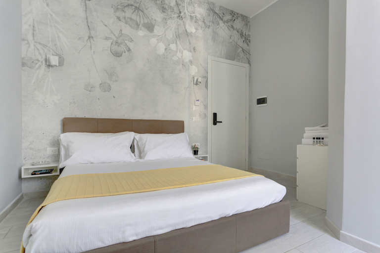 Bedroom 3, Voyager House, Roma