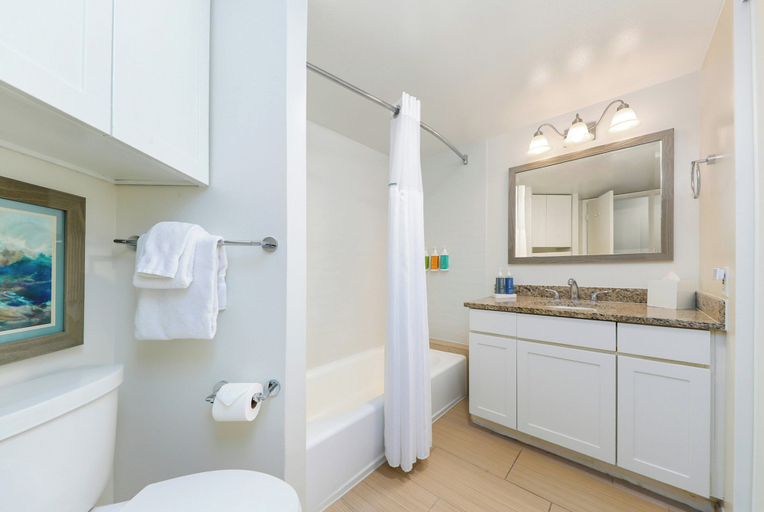 Bathroom 3, Paniolo Greens At Waikoloa, Hawaii