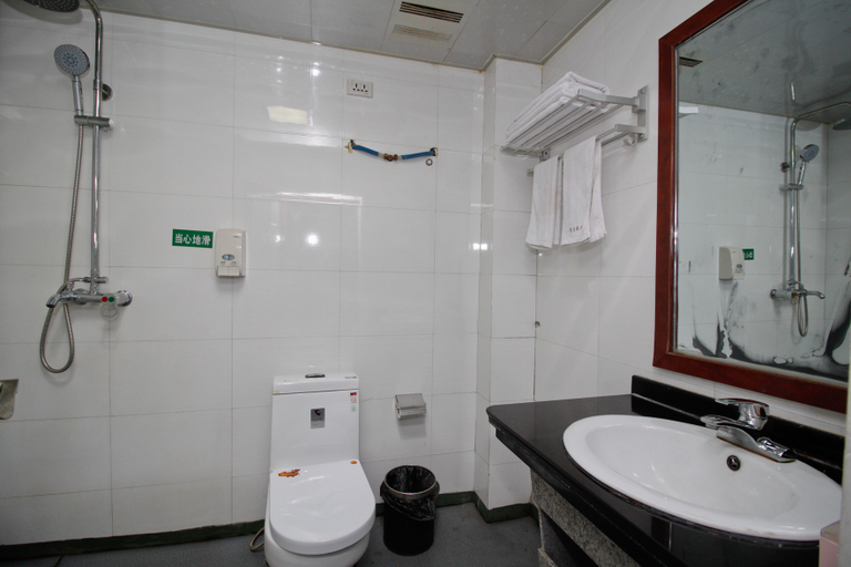 Bathroom 2, Jinzhai Holiday Business Hotel, Lu'an
