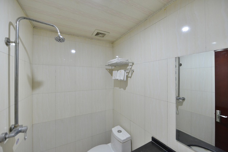 Bathroom 4, GreenTree Inn Beijing Tongzhou District Ciqu Subway Station Express Hotel, Beijing