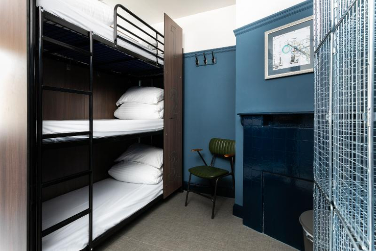 Bedroom 2, Publove @ The Rose & Crown, London