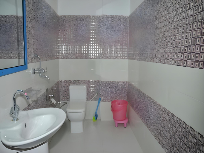 Bathroom, Hotel sangam, Pithoragarh
