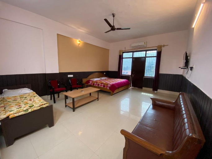 Bedroom 5, Goroomgo Kanara Mall Road Bhimtal, Nainital