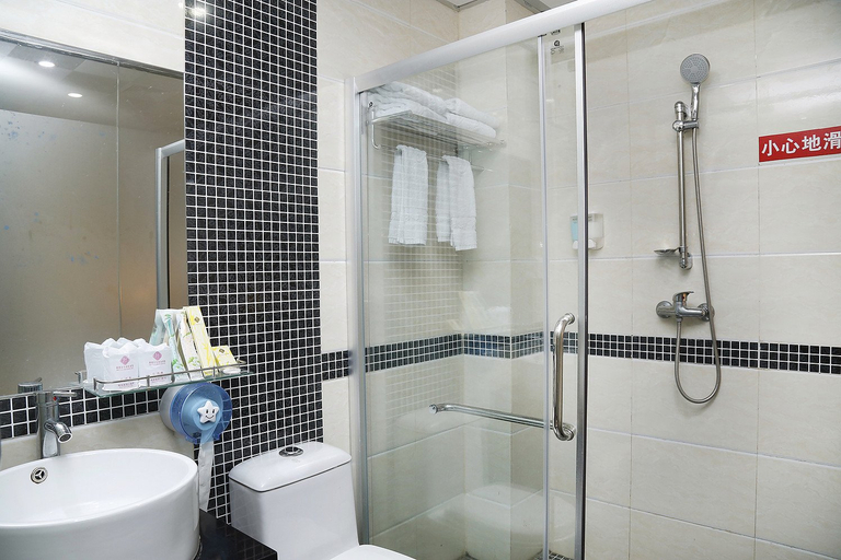 Bathroom 3, Chunxia Qiudong Hotel(Shenzhen Wuhe subway station), Shenzhen