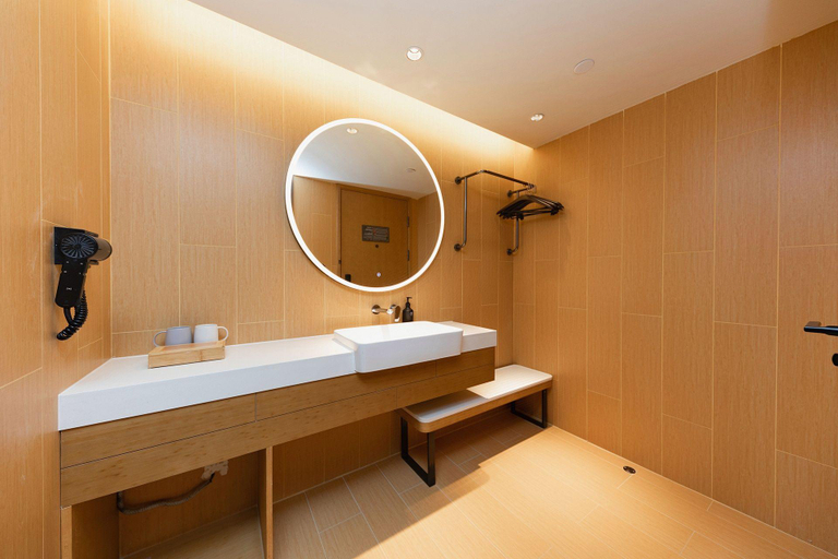 Bathroom 3, Ji Hotel Hailun Road Metro Station, Shanghai