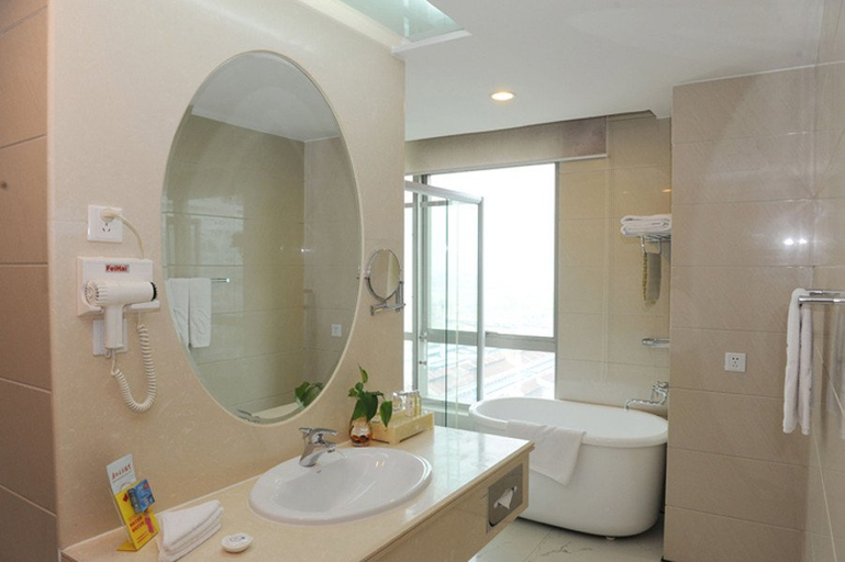 Bathroom, 橫店東磁大厦(横店东磁大厦), Jinhua