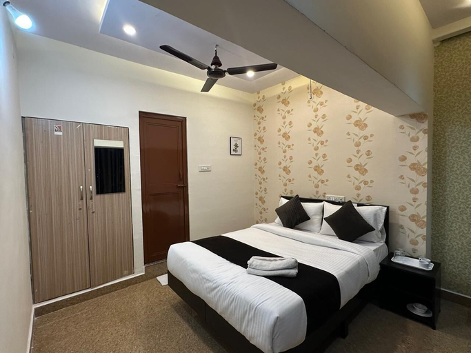 Bedroom 3, Hotel Golden Inn, Bangalore