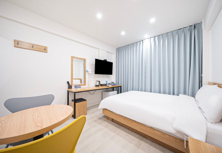 Bedroom 2, Daegu Dongseong-ro Haemil Stay, Buk