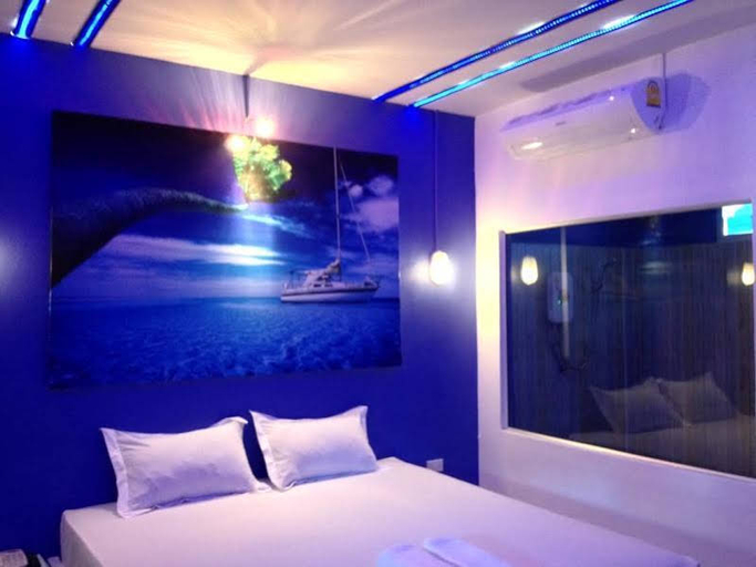 Bedroom 2, Heaven Inn, Si Racha