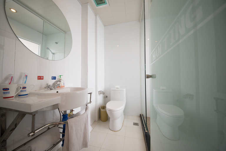 Bathroom 4, Hanting Premium Hotel Yancheng Xihuan Road, Yancheng