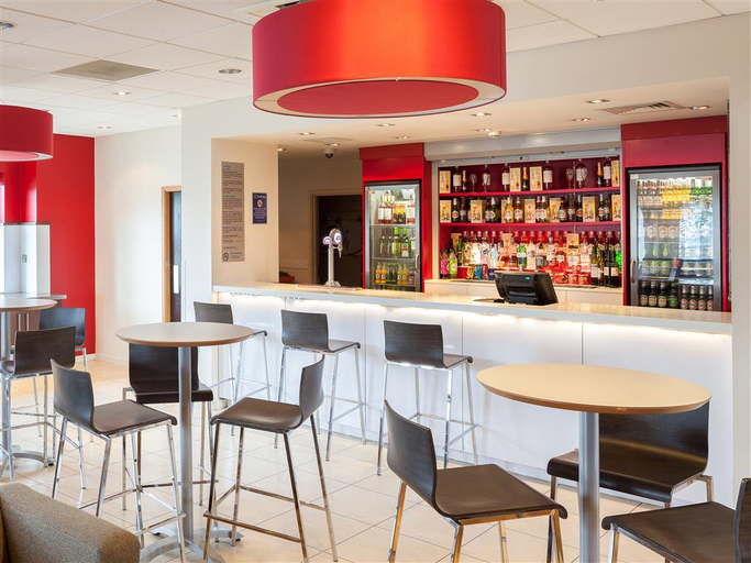 Food & Drinks, Travelodge Maidstone Central, Kent
