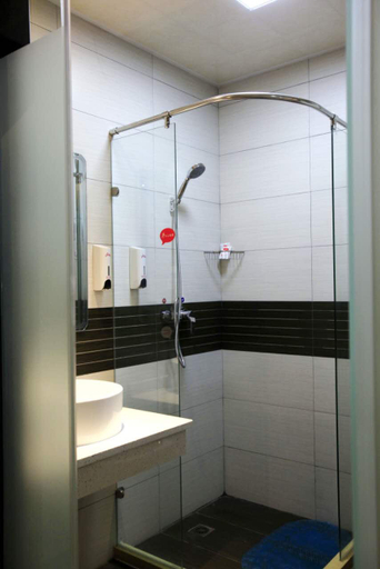 Bathroom 3, ジュンイーチェーンホテル(), Luoyang
