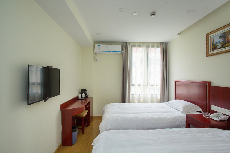 Bedroom 2, Yuansheng Express Hotel, Shanghai