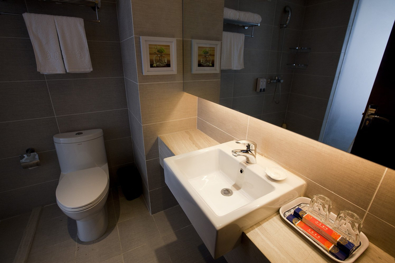 Bathroom 2, Lide Hotel, Xi'an