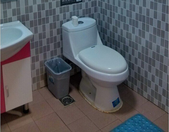 Bathroom 2, Beijing Jinyun Hotel (Yansha Embassy Area), Beijing