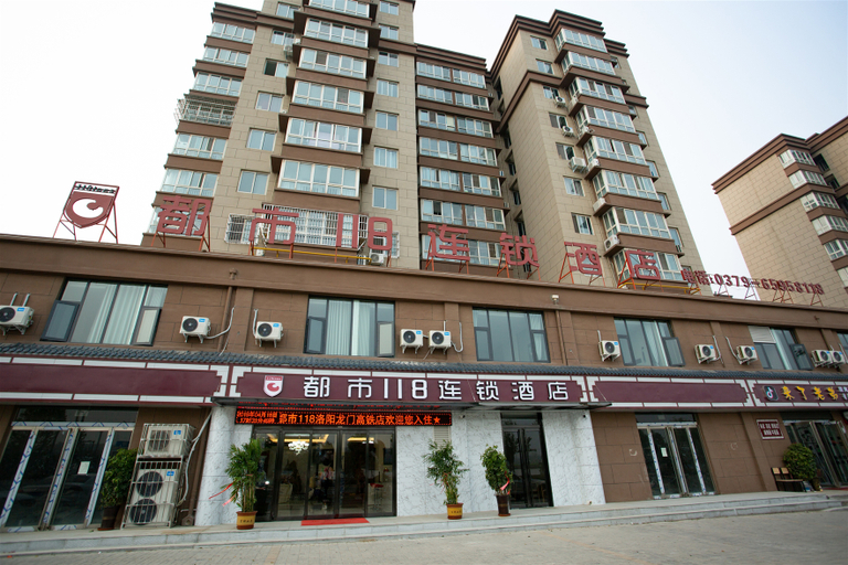 Exterior & Views