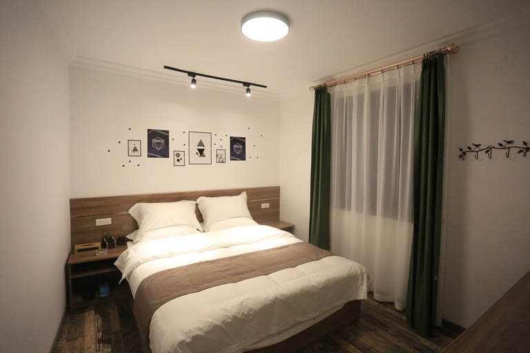 Bedroom, Jianyizhan Hostel, Qiandongnan Miao and Dong