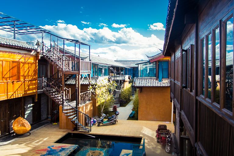 Exterior & Views
