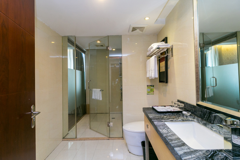 Bathroom, Baiheng Hotel (Yiwu International Trade City District 3), Jinhua