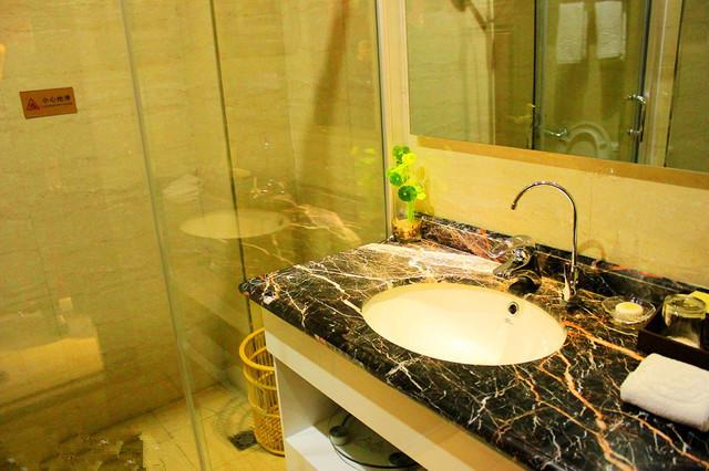 Bathroom 4, Guanghui Holiday Hotel, Baotou