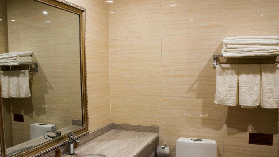 Bathroom 3, Junlan Jiayuguan Hotel, Jiayuguan