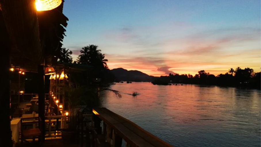 Food & Drinks 4, Sala Done Khone, Khong