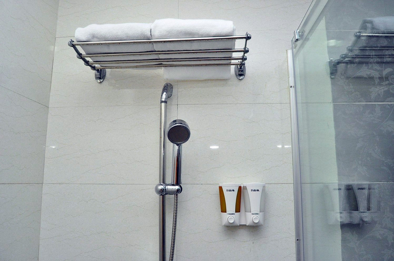 Bathroom 3, Vienna Hotel Guangzhou Zengcheng Xintang Shacun Metro Station, Guangzhou