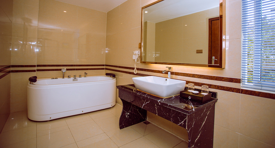 Bathroom 3, Xiangjiang International Hotel, Liangshan Yi