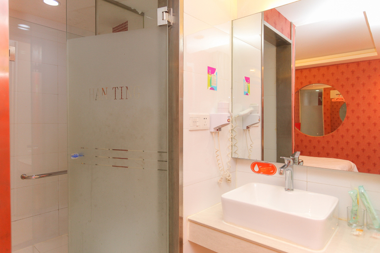 Bathroom 2, Pod Inn Huai'an Beijing Road RT-Mart Branch, Huai'an